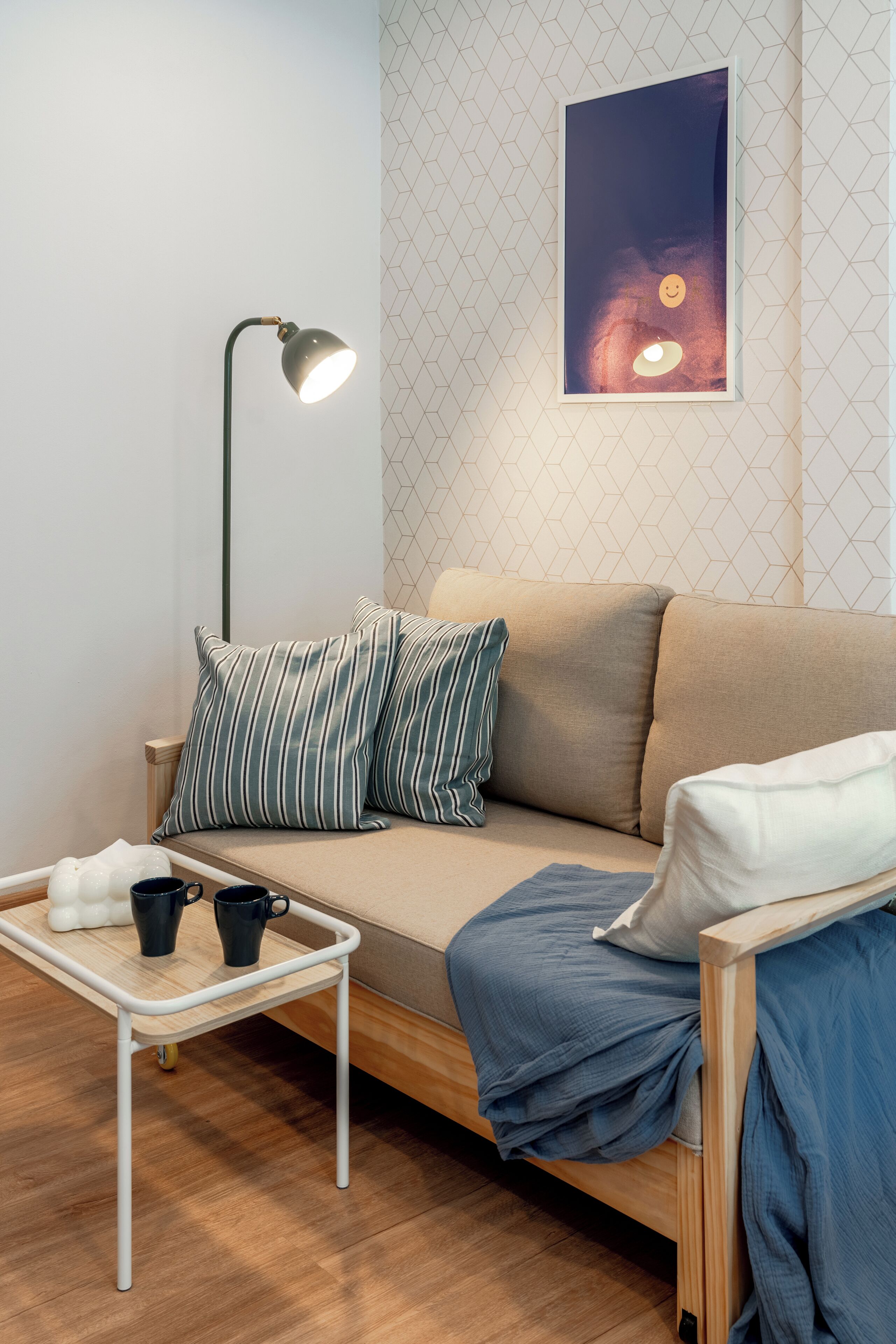 Deluxe King Room | Living area | 40-inch Smart TV with digital channels