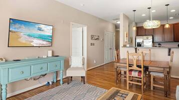 Condo, Multiple Beds, Balcony (Grande at Canal 14) | Interior