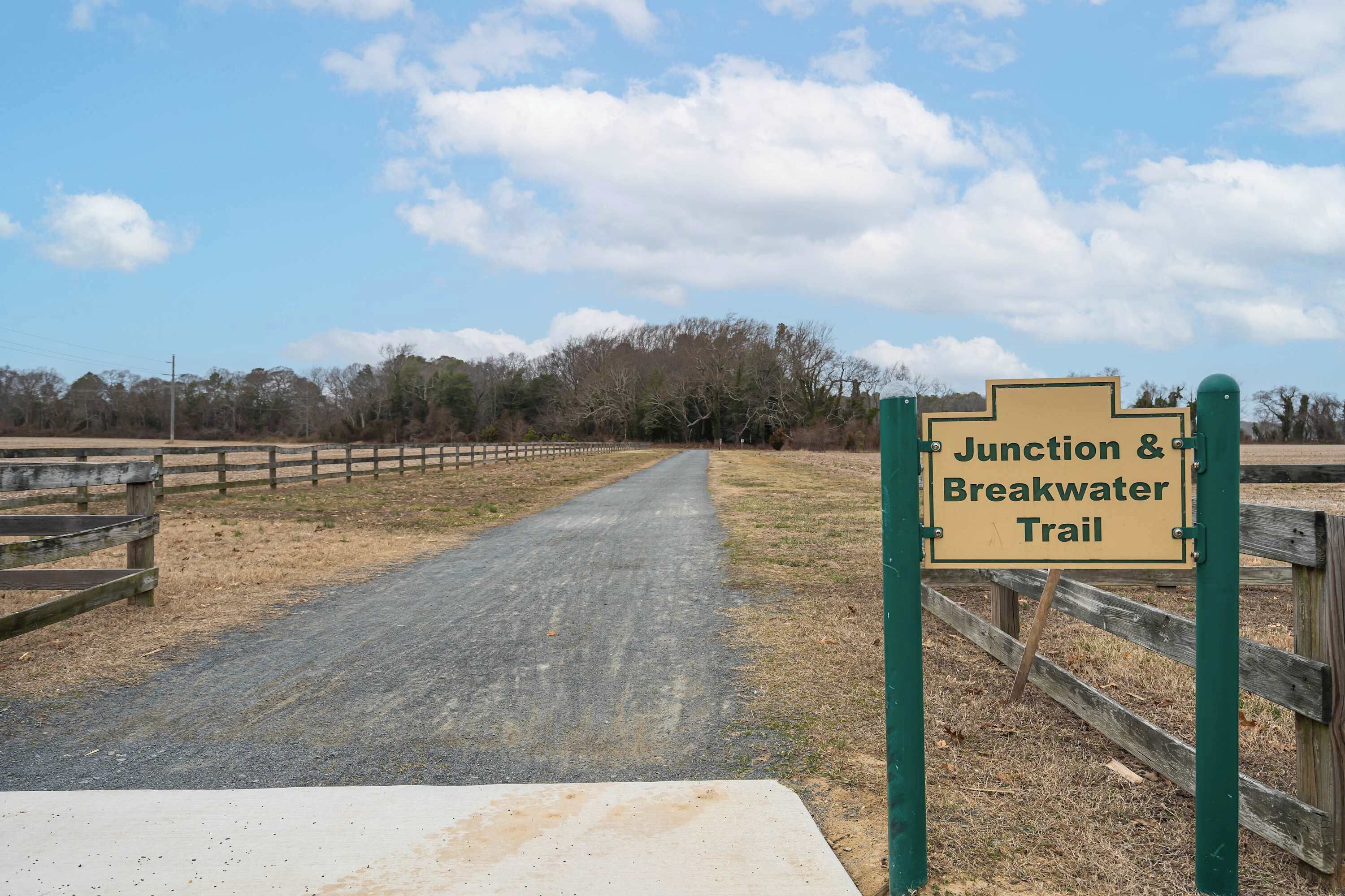 A sign for the Junction & Breakwater Trail.