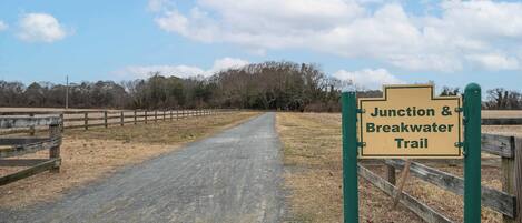 A sign for the Junction & Breakwater Trail.