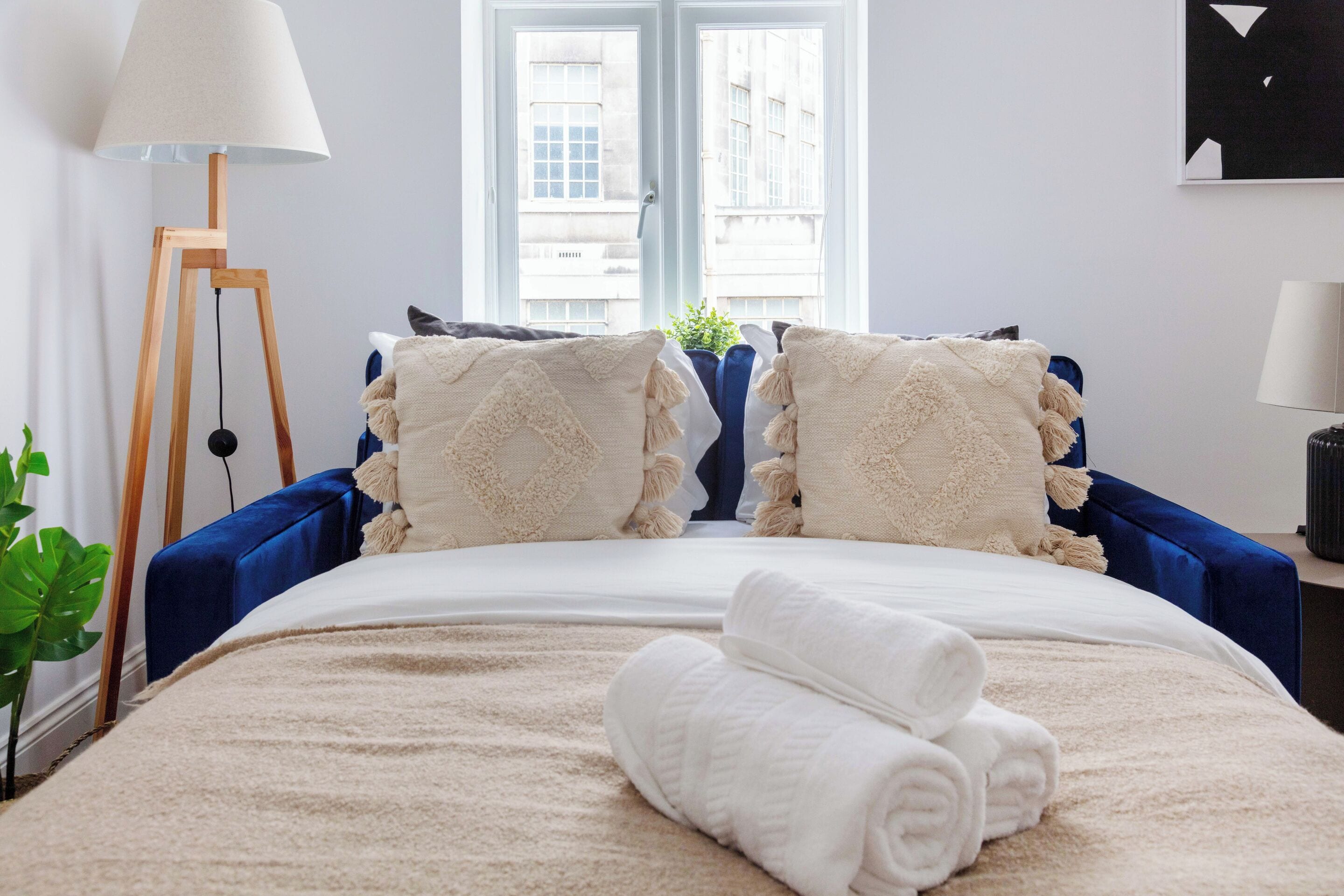 City Apartment, 1 Double Bed with Sofa bed, Non Smoking, City View | Living area | 40-inch Smart TV with satellite channels