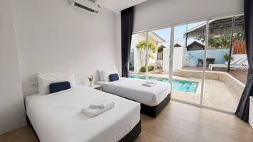 Superior Twin Room, 2 Katil Bujang (Single), Pool View | Bar mini, cadar katil