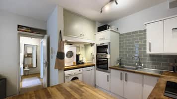 Micro-ondes, four, plaque de cuisson, lave-vaisselle