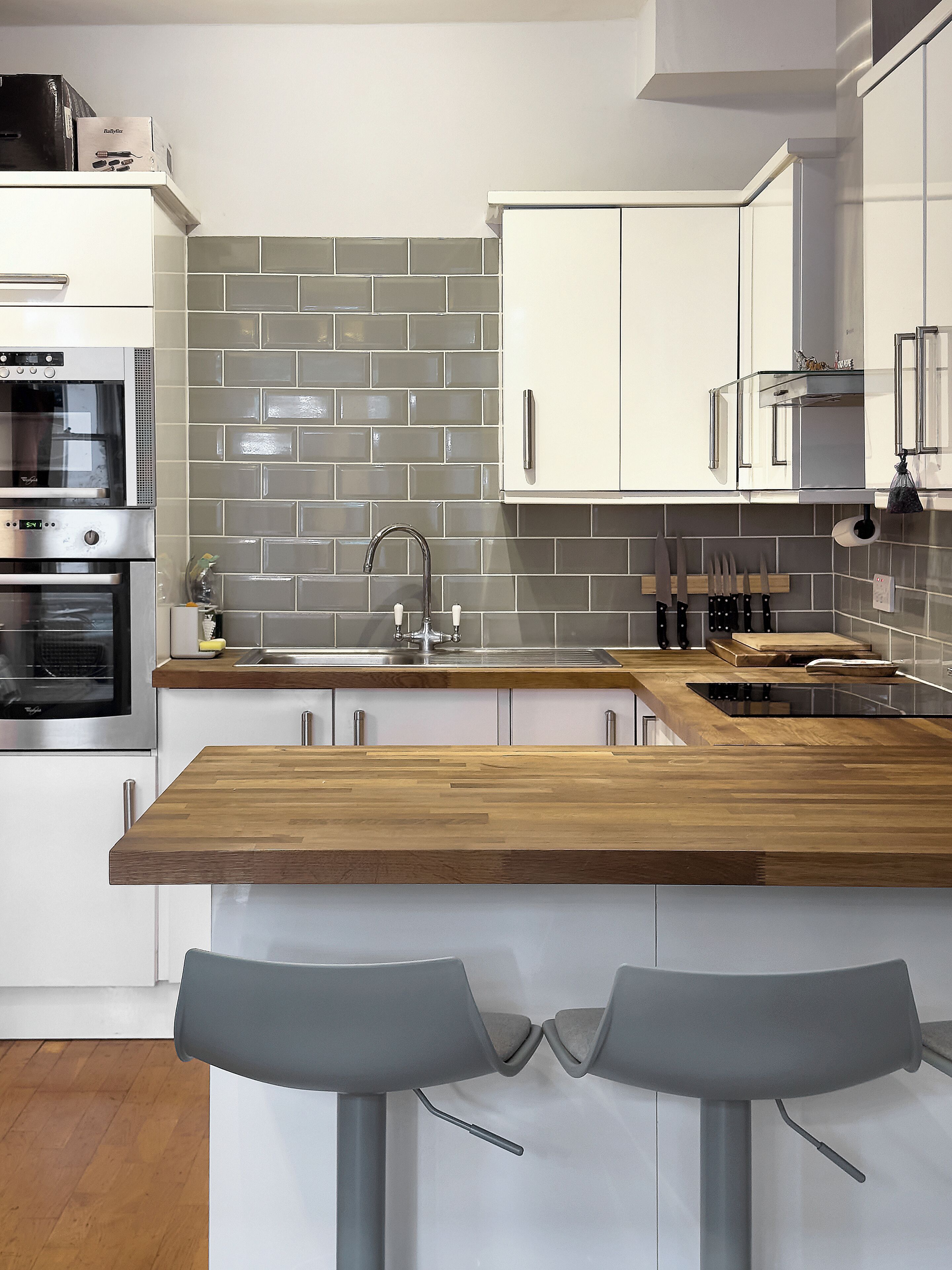 Mikrovågsugn, ugn, spishäll och diskmaskin