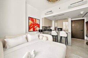 1 habitación, tabla de planchar con plancha, wifi y ropa de cama 