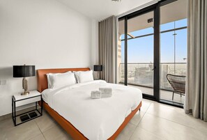 1 dormitorio, tabla de planchar con plancha, wifi y ropa de cama