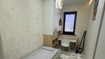 2 habitaciones, tabla de planchar con plancha y internet