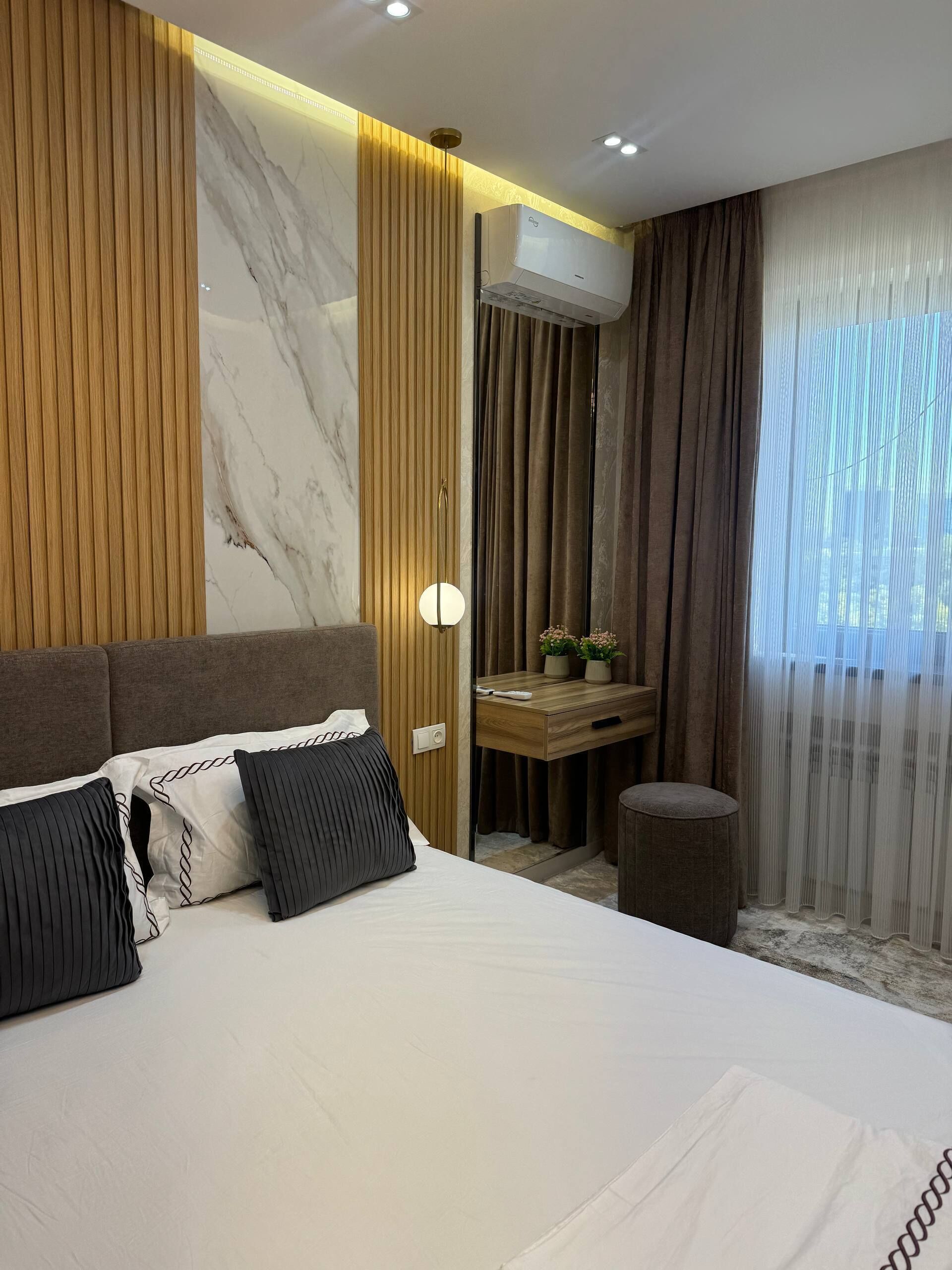 2 habitaciones, tabla de planchar con plancha y internet 