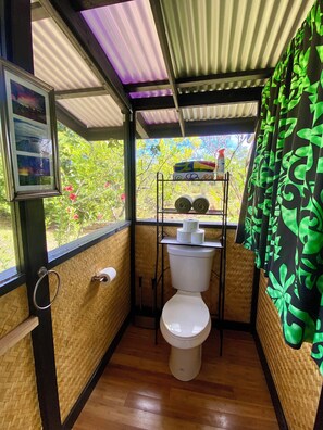 Toallas, jabón, papel de baño 