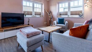 2 Schlafzimmer, individuell eingerichtet