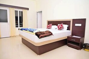 Classic Double Room, Air conditioning | Hypo-allergenic bedding, desk, soundproofing, free WiFi - HOTEL Nath PALACE (Varanasi)