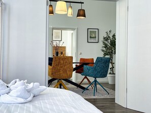 3 bedrooms, iron/ironing board, WiFi, bed sheets