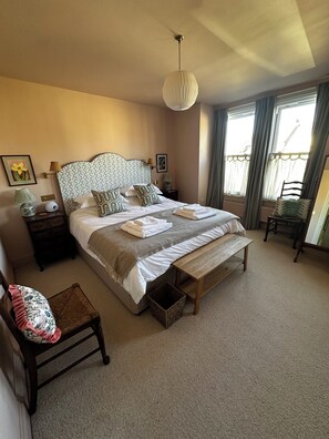 4 Schlafzimmer, BĂŒgeleisen/BĂŒgelbrett, WLAN, BettwĂ€sche