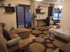 3 slaapkamers, een bureau, gratis wifi, beddengoed