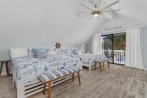 5 bedrooms, iron/ironing board, travel crib, WiFi - Nature View Island Manor (Fort Myers Beach)