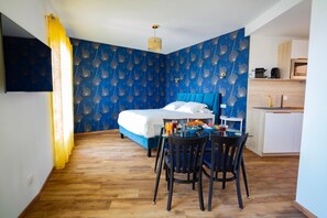 1 habitación, wifi y ropa de cama