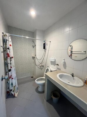 Appartement, 1 chambre, fumeurs, balcon | Salle de bain