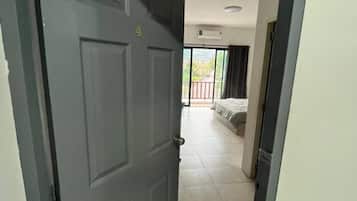 Apartment, 1 Bedroom, Smoking, Balcony | Interior