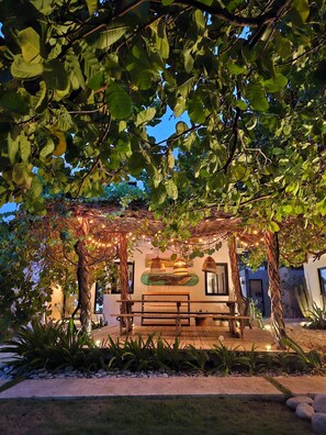 Villa, 5 Bedrooms, Accessible, Smoking | Garden