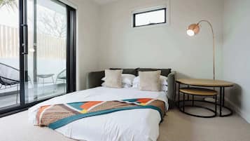 3 dormitoris, planxa i posts de planxar, un bressol de viatge i wifi