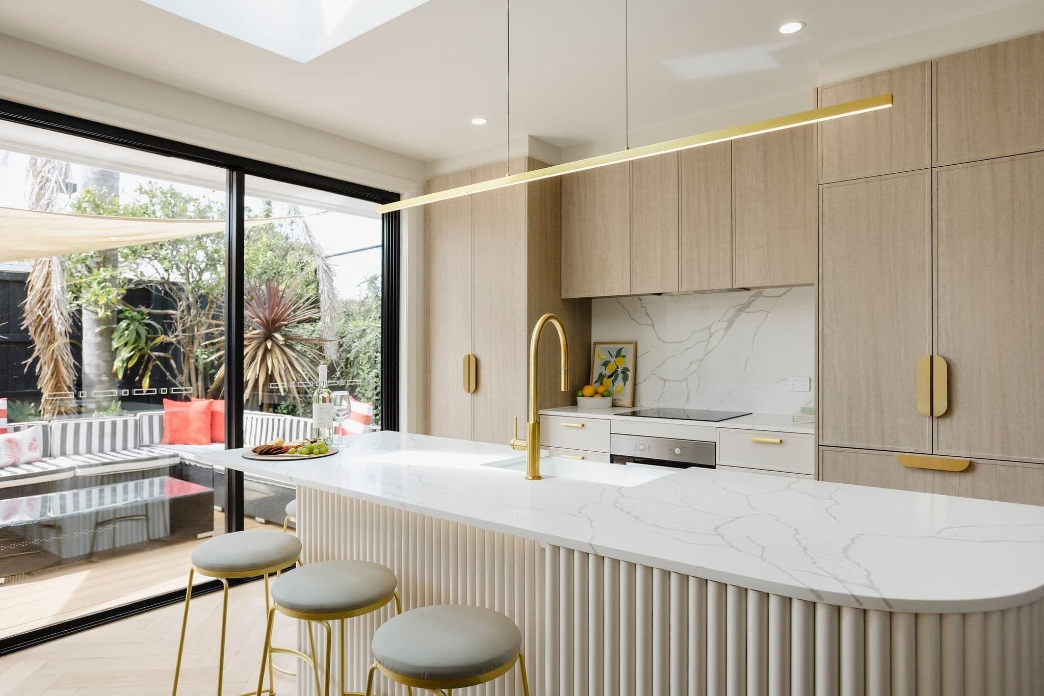 ثلاجة، ميكروويف، فرن، موقد طهي مسطح