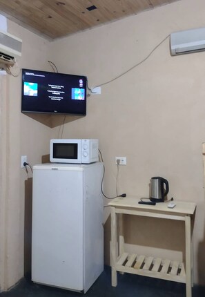 Room, 1 Bedroom, Accessible, Smoking | Interior