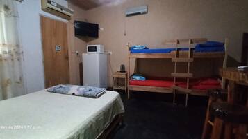 Room, 1 Bedroom, Accessible, Smoking | 1 bedroom