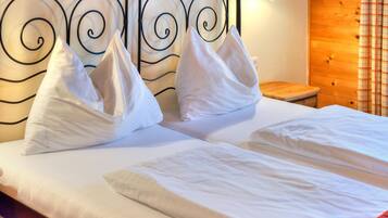 House | 3 bedrooms, individually furnished, bed sheets