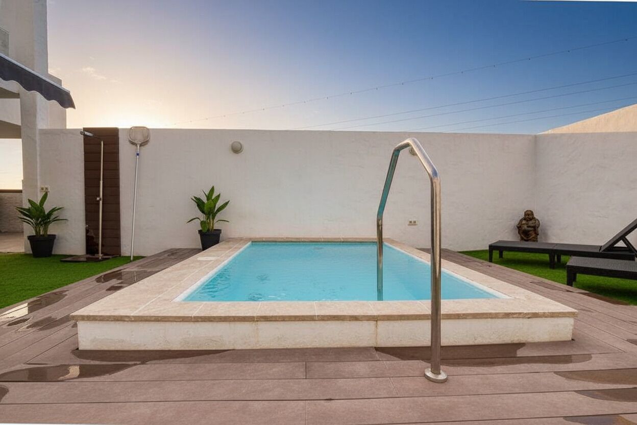 Lämmitetty uima-allas