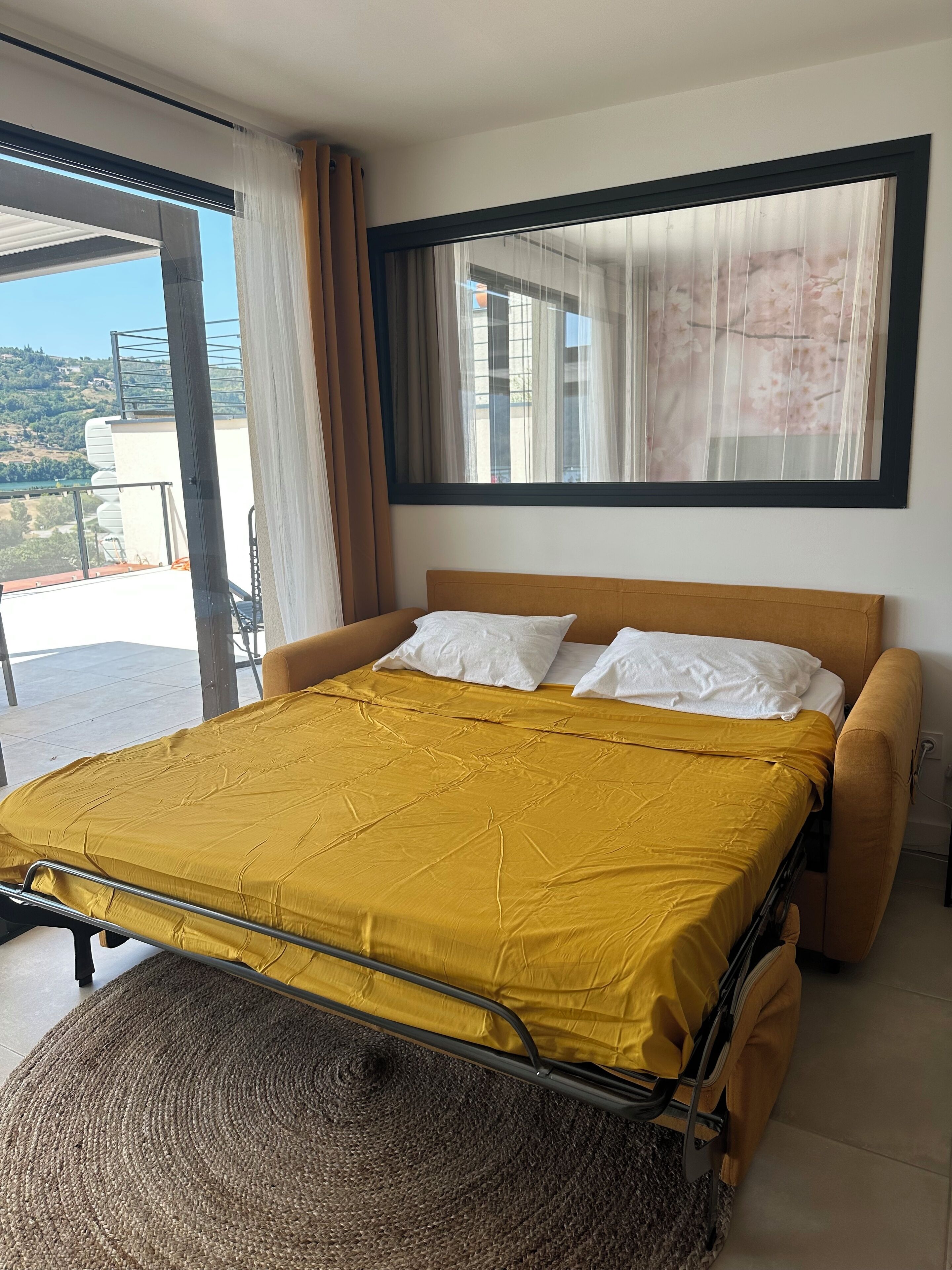 1 bedroom, internet, bed sheets