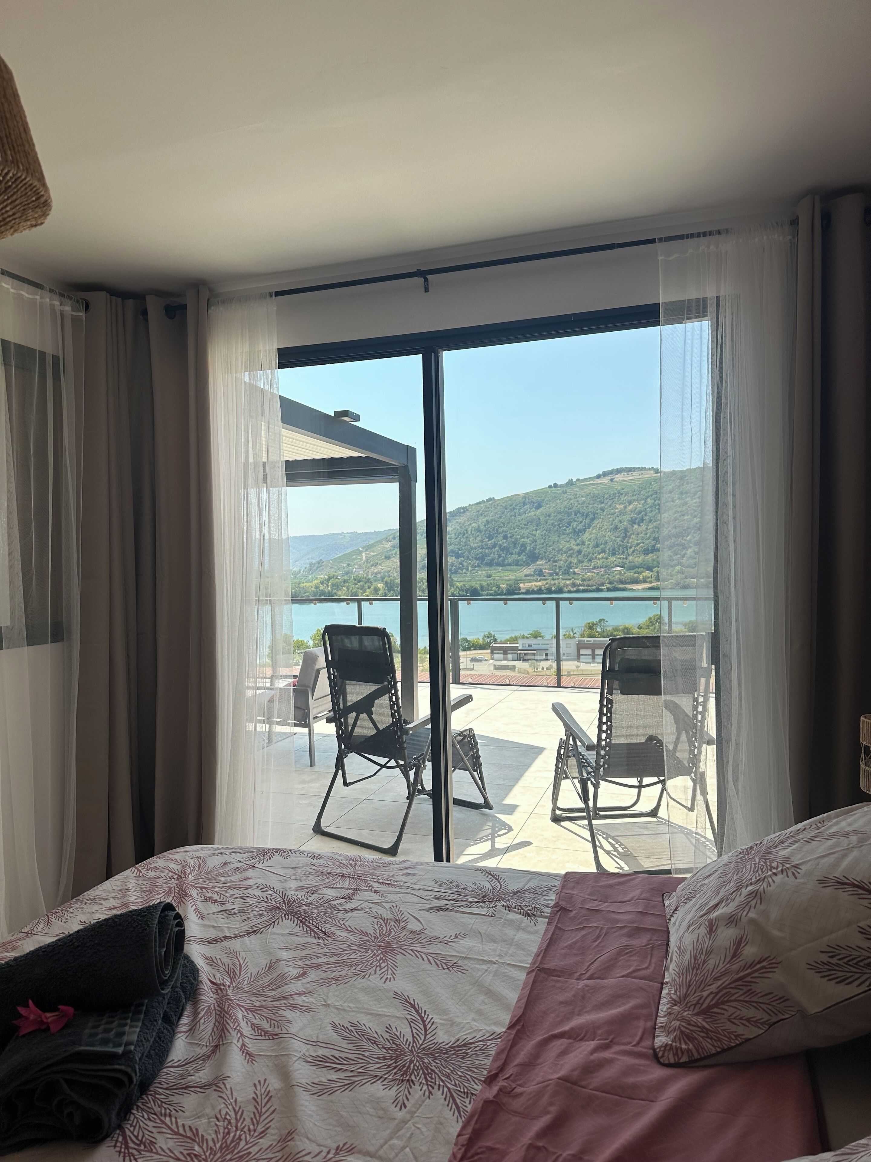 1 habitación, internet y ropa de cama 