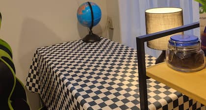 Room-queen Bed With Private Bath TV Kitc