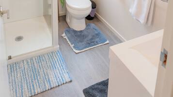 Shared Dormitory, 1 Bedroom | Bathroom