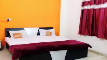 Allergitestet sengetøy, skrivebord og lydisolert