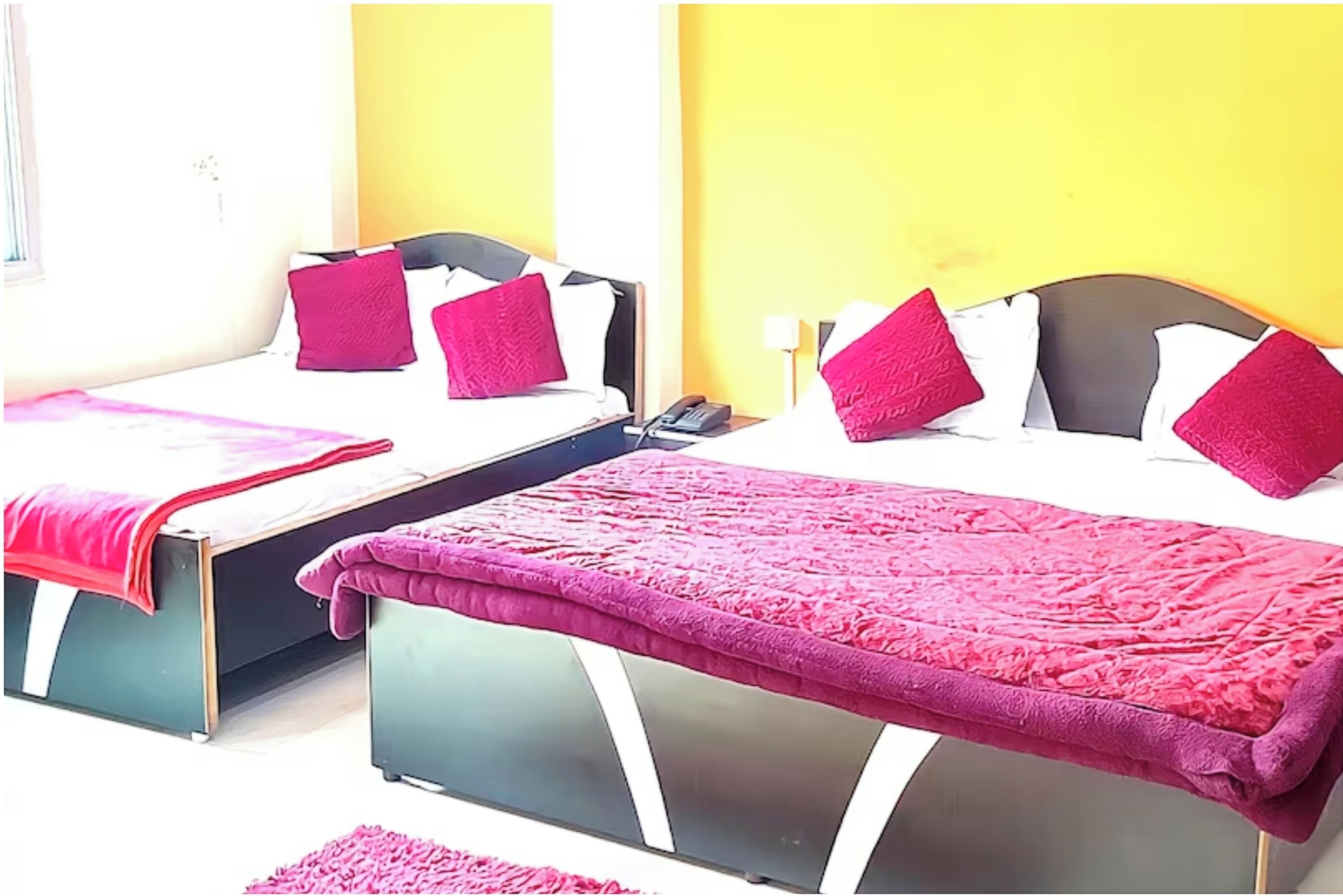 Family Double Room, Air conditioning | Hypo-allergenic bedding, desk