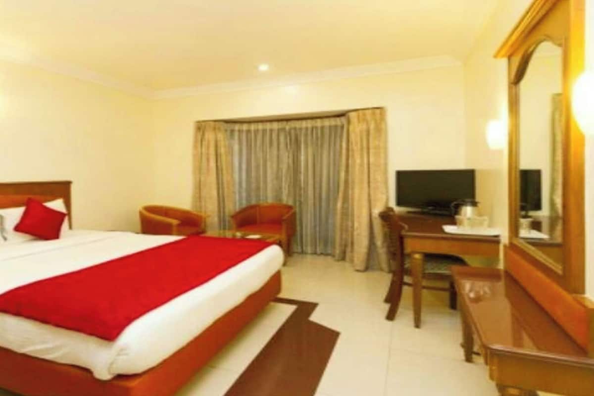 Standard Double Room, Air conditioning | Hypo-allergenic bedding, desk