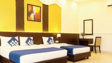 Family Double Room, Air conditioning | Hypo-allergenic bedding, desk, soundproofing