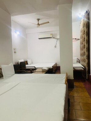 Classic Room, Air conditioning | Desk, laptop workspace, free WiFi, bed sheets - Prashant Residency (Haridwar)