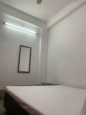 Desk, laptop workspace, free WiFi, bed sheets - Prashant Residency (Haridwar)
