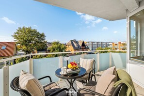 Outdoor dining - Vacation apartment "Min Leevsten" in Westerland with balcony, WiFi, private parking space (Sylt)