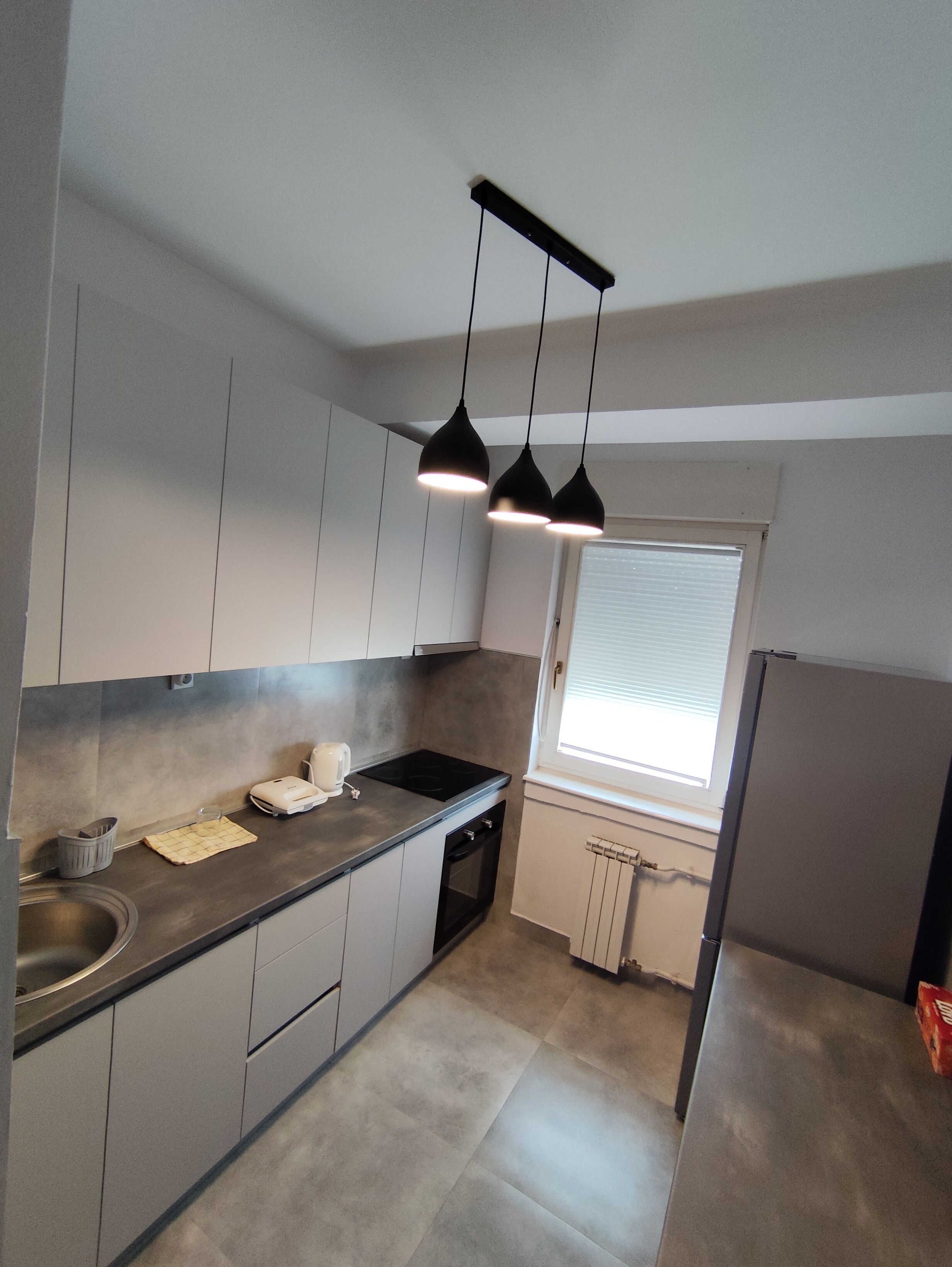 Kylskåp, ugn, spishäll och diskmaskin