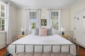 2 bedrooms, iron/ironing board, travel cot, WiFi