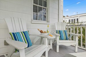 Property grounds - Historic 2BR Suite Steps to King St (Charleston)