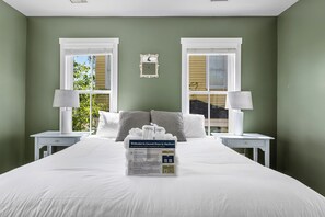 8 bedrooms, iron/ironing board, Internet
