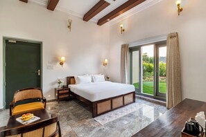 プレミアム ルーム | 高級寝具、羽毛の掛け布団、低反発ベッド、客室ごとに異なる装飾