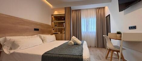 Superior tweepersoonskamer | Een bureau, gratis wifi, rolstoeltoegang