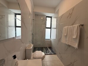 Apartment, 1 Schlafzimmer, Balkon, Gartenblick | Badezimmer