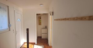 Interior - Quiet apartment with private garden and parking space (Lille)