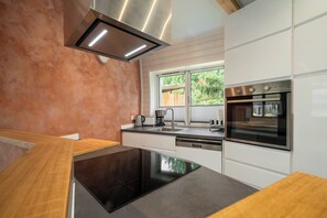 Kühlschrank, Ofen, Herdplatte, Geschirrspüler