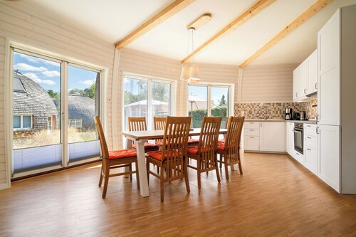 Kugelhaus Solveig – 3 SZ, 2 Bäder, Sauna & große Wohnküche am See